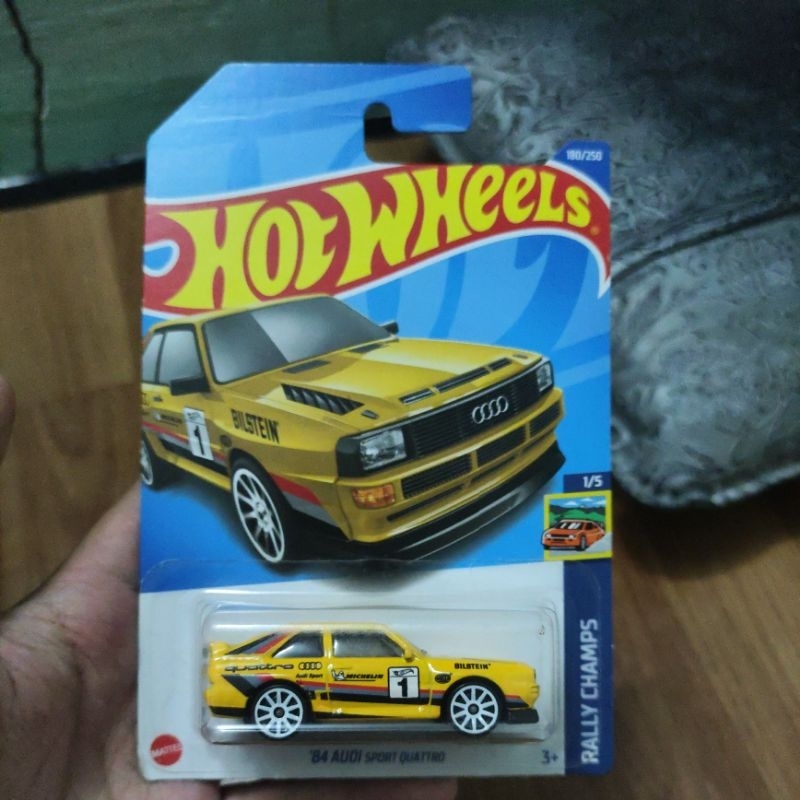 Xe hot wheels mô hình 84 Audi sport quattro vàng