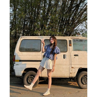 Áo croptop tay phồng + chân váy