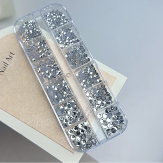 [SIÊU SÁNG] Đá trang trí móng tay, đính nail YHB chân lưới, không bung, màu trắng cao cấp_Trung Pham Nail