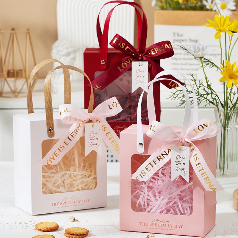   CÓ NƠ + RƠM  Túi giấy Hộp Quà Giấy Có Cửa Sổ mica Trong Suốt Quai cói Đựng Hoa Gấu Quà Sang Trọng 