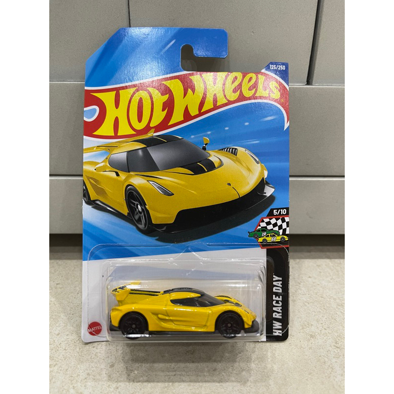 Xe mô hình đồ chơi Hotwheels cơ bản 1:64 - 2020 Koenigsegg Jesko