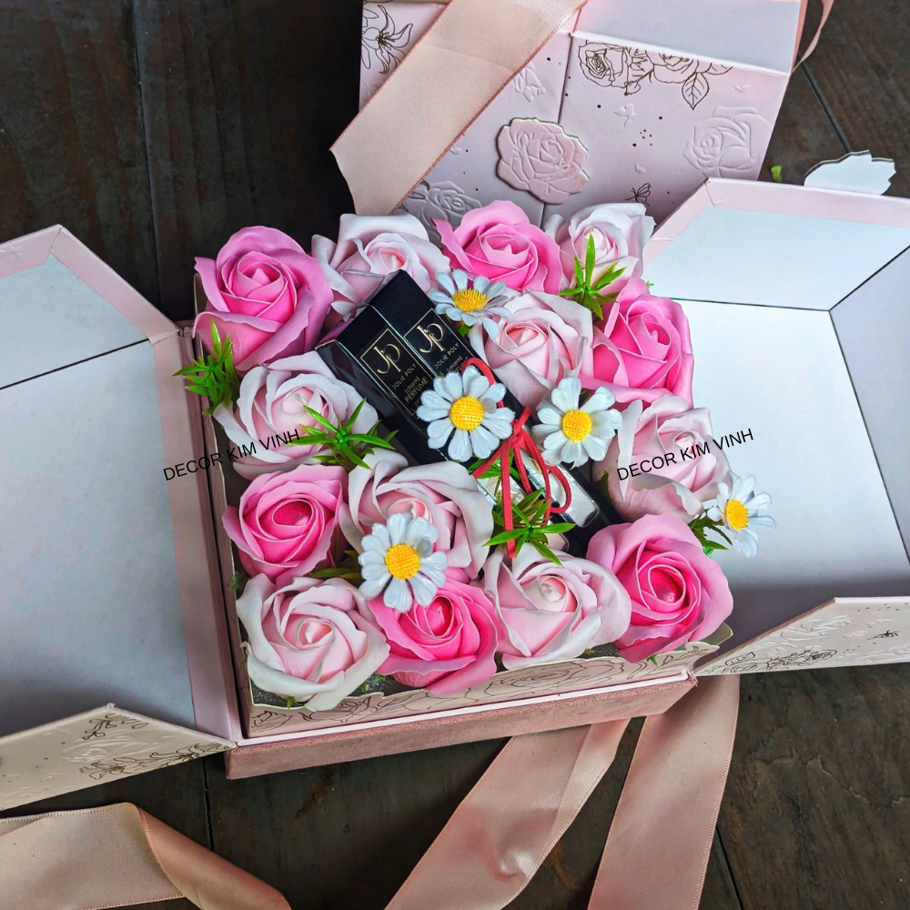 Hộp Quà Hộp Hoa QUA28 Quà Tặng Ý Nghĩa 8/3, Sinh Nhật, Valentine