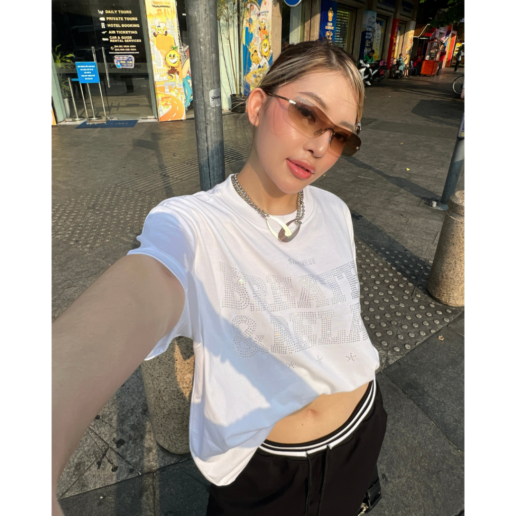 Áo Thun SAIGONESE Cổ Tròn Họa Tiết Đính Đá Form Boxy Unisex Nam Nữ 4 Màu - AT03SG | BigBuy360 - bigbuy360.vn