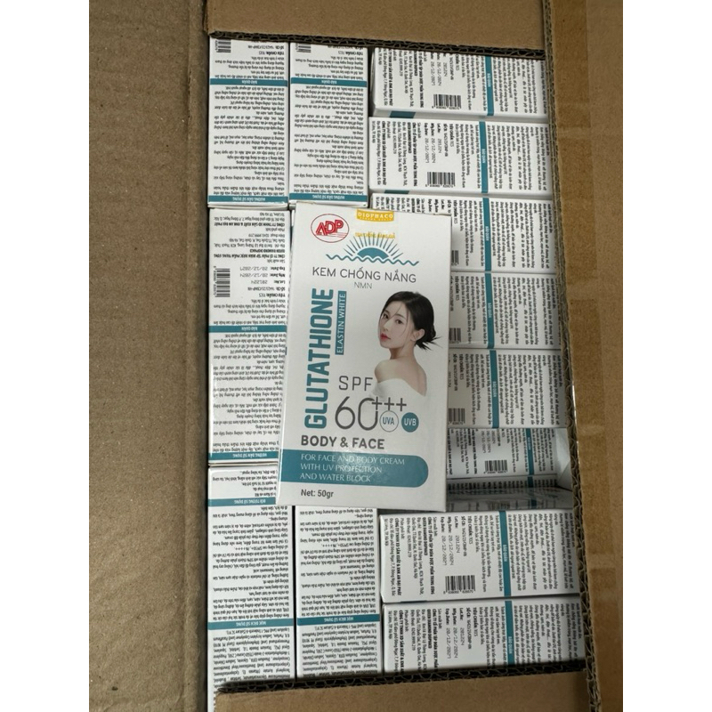 Kem chống nắng NMN Glutathione Elastin White chống lại các tác hại với da giúp trắng khỏe giảm nám, dưỡng ẩm, trắng da
