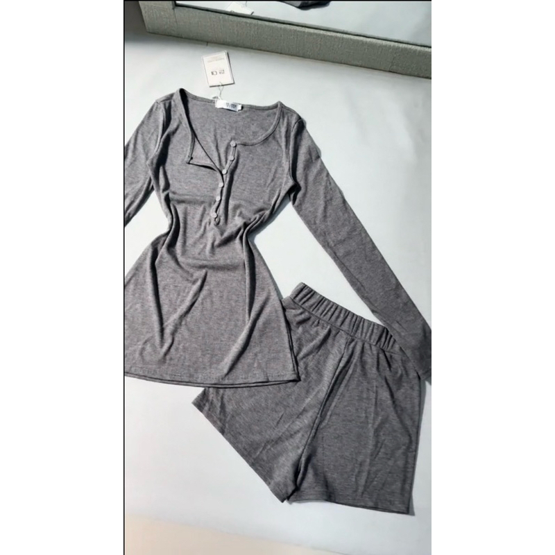 Set Len Gân Cài Khuy Tăm Dài Tay + Quần Short Ôm Set Tăm Gân Co Dãn 4 Chiều Hot Hit | BigBuy360 - bigbuy360.vn