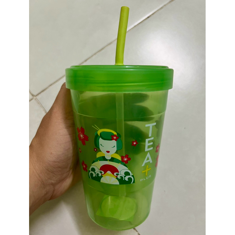 Ly nhựa kèm ống hút Tea Plus