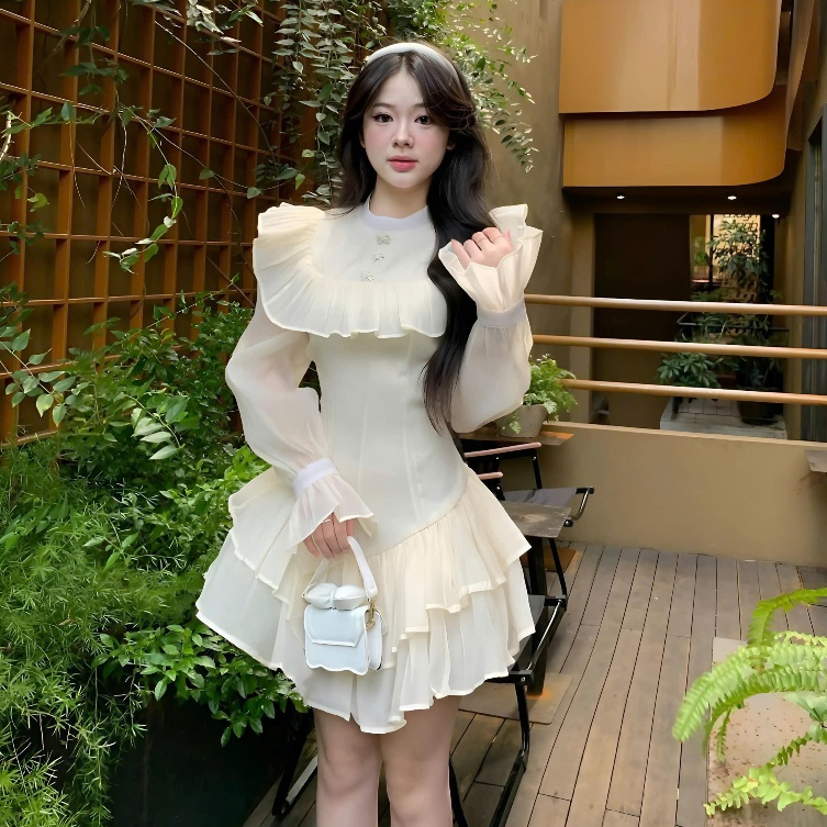 Đầm Tiểu Thư Chất Liệu Tơ Xốp Đính Ghim Nơ Đá Cổ Tròn Phối Viền Bèo Tay Bồng Xoè Tầng | BigBuy360 - bigbuy360.vn