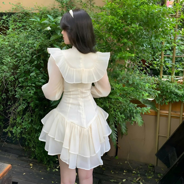 Đầm Tiểu Thư Chất Liệu Tơ Xốp Đính Ghim Nơ Đá Cổ Tròn Phối Viền Bèo Tay Bồng Xoè Tầng | BigBuy360 - bigbuy360.vn