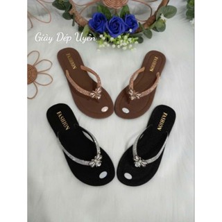 Dép Kẹp Quai Xoàn Đính Charm Đá Chuồn Chuồn Thời Trang Đế TPR Chống Trơn Màu Nâu - Đen