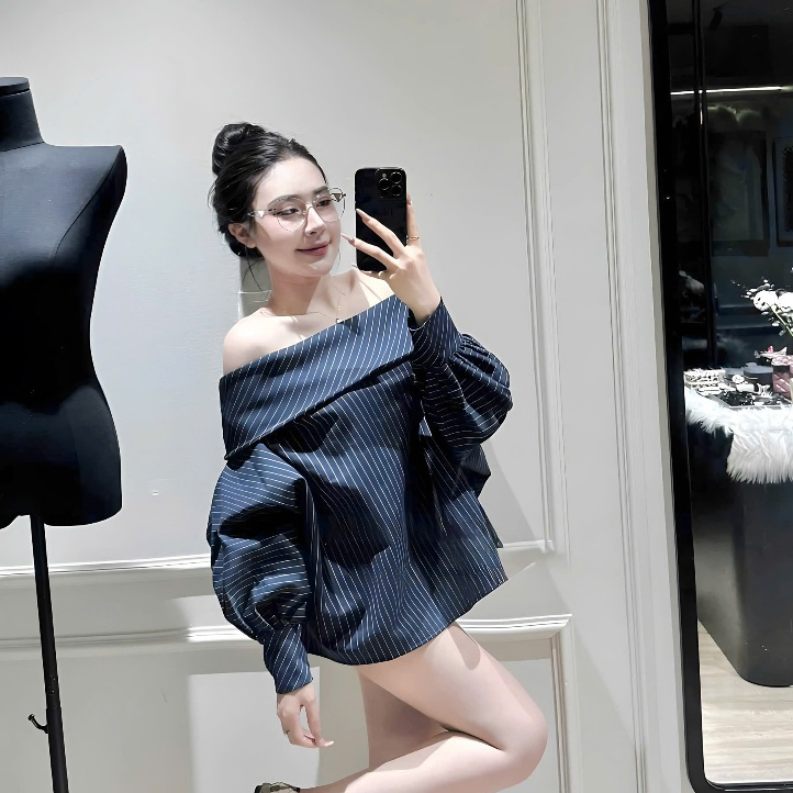 Áo Trễ Vai Kẻ Xanh Than Tay Bồng Fom Rộng Sang Chảnh | BigBuy360 - bigbuy360.vn