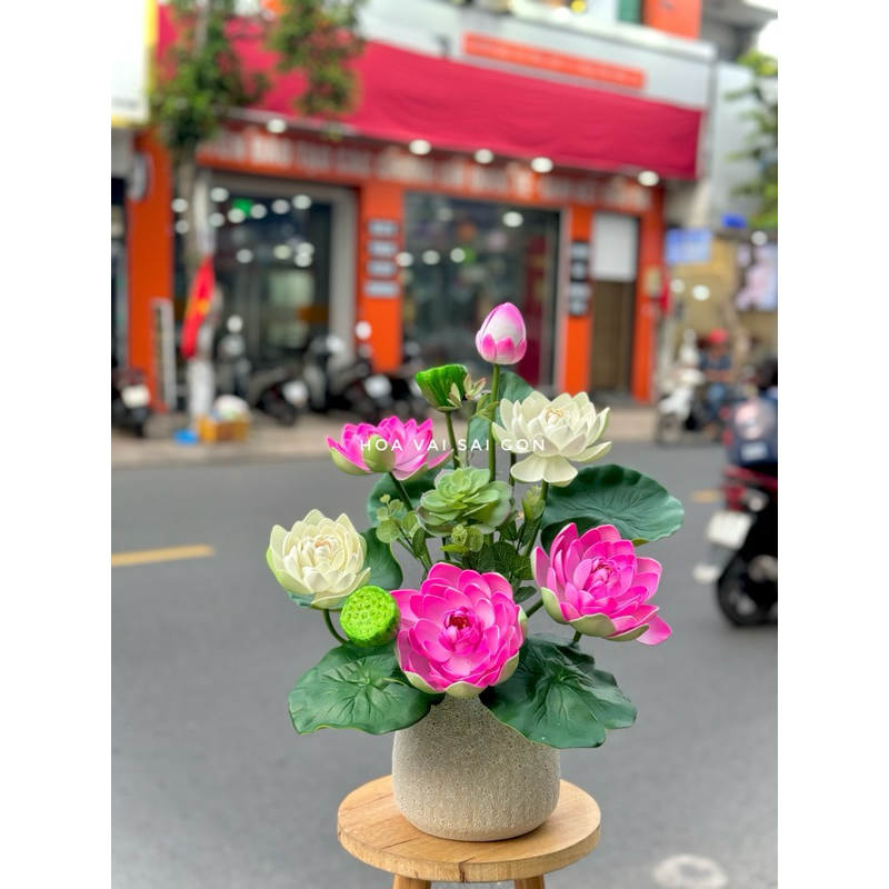 Bình hoa sen giả cắm sẵn