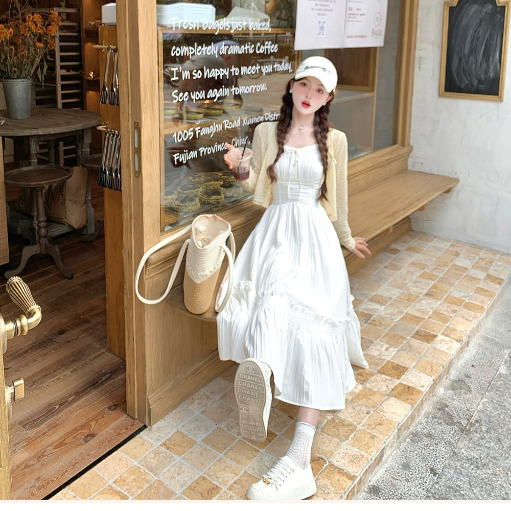 Đầm maxi đi biển nữ, váy 2 dây dáng dài thiết kế eo xếp ly, váy đi biển maxi trẻ trung năng động | BigBuy360 - bigbuy360.vn