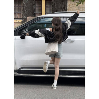 ÁO KHOÁC GIÓ CROPTOP FORM RỘNG CÁ TÍNH