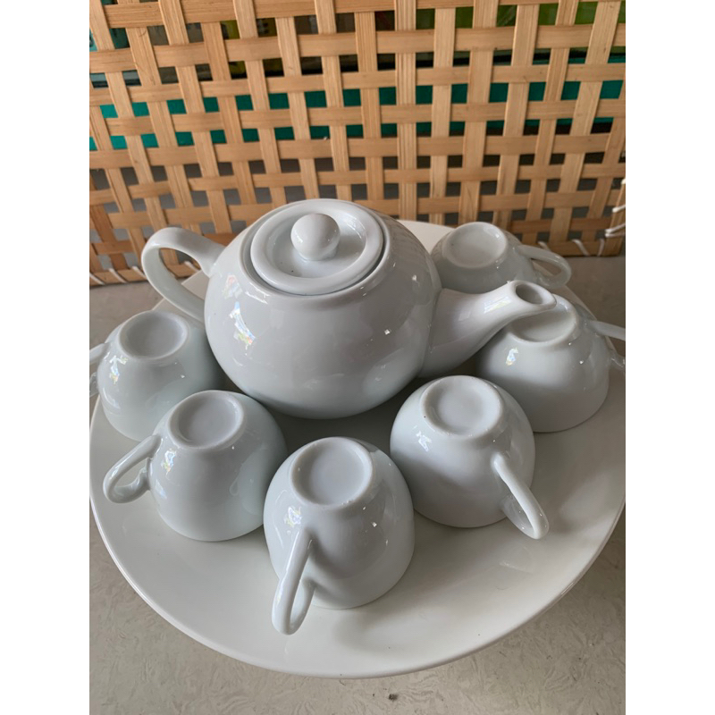 Bộ 1 bình trà 6 tách sứ trắng bình 450 ml (chú ý ) không có hộp