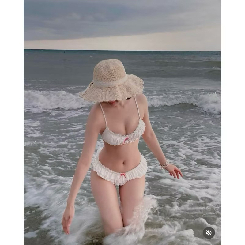 Bikini mẫu mới. Bikini 2 mảnh bèo đính nơ . Hình shop quay sẵn hàng- che tên | BigBuy360 - bigbuy360.vn