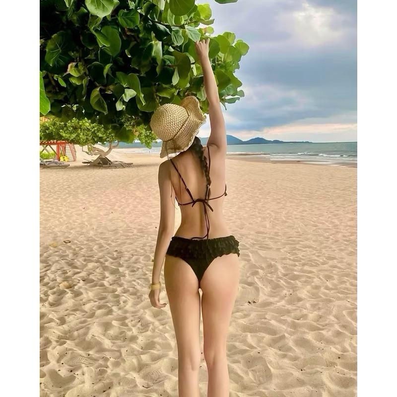 Bikini mẫu mới. Bikini 2 mảnh bèo đính nơ . Hình shop quay sẵn hàng- che tên | BigBuy360 - bigbuy360.vn