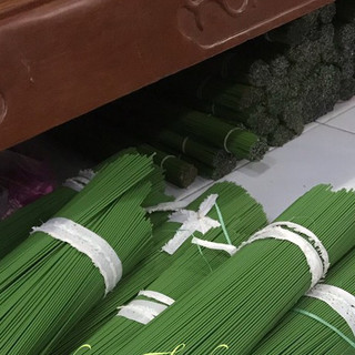  KẼM CÀNH CÀNH NHỰA làm thân hoa dài 60,80cm bó 100 cành 