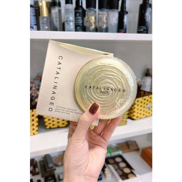 Phấn phủ nén Geo Vàng Catalinageo