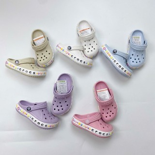  Giày crocs trẻ em  sục crocs màu trơn viền họa tiết xuất dư tặng kèm 8 sticker size C7-J3 