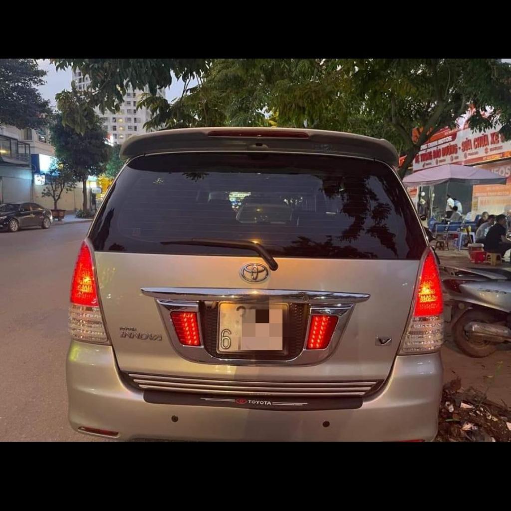 ốp biển số innova 2006-2015 có đèn