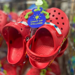 Dép Sục Cross trẻ em xe đua McQeen 95 màu đỏ, giày sục cho cho bé trai có đèn LED phát sáng size từ 25 - 35