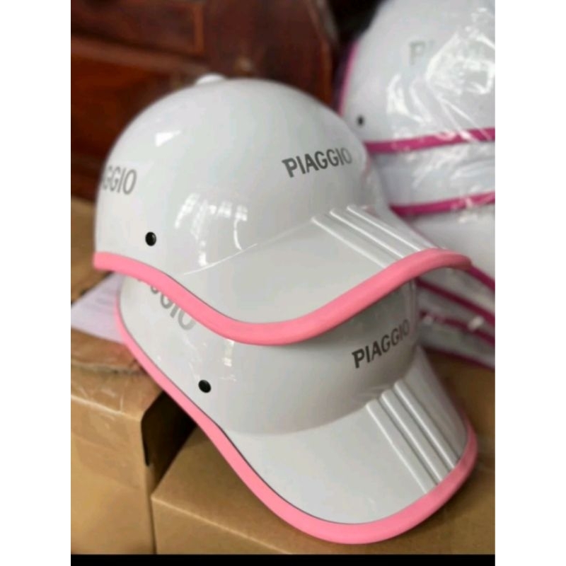 Nón bảo hiểm lưỡi trai piago trắng viền hồng phấn