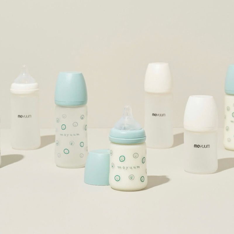 Bình sữa Moyuum Thủy tinh tráng silicon siêu nhẹ 150ml/240ml cao cấp