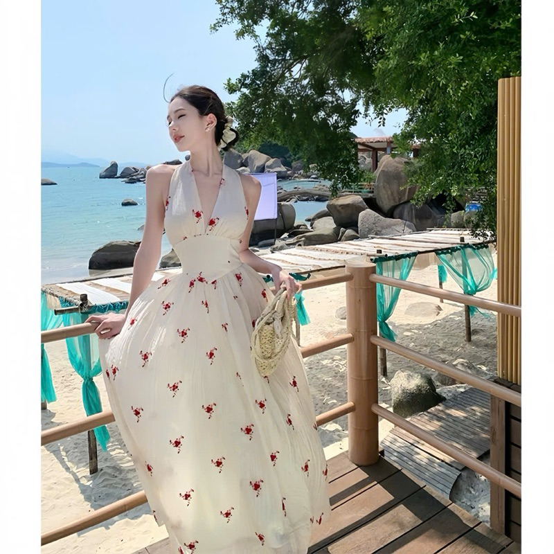Đầm voan hoa đỏ cổ yếm dáng dài maxi cho nàng đi biển, đầm xinh hở lưng, đầm dáng dài đi biển hở lưn