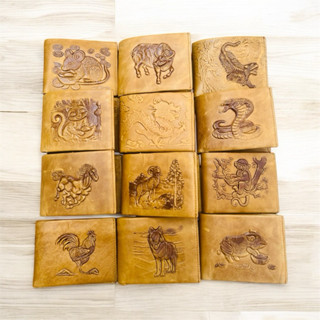 Ví Da Bò Sáp Tài Lộc May Mắn In Hình 3D 12 Con Giáp Nổi Đẹp Cao Cấp Kích Thước 12x9.5 cm