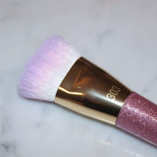 Cọ Đánh Khối RT Real Techniques Brush Crush Volume 1 Contouring