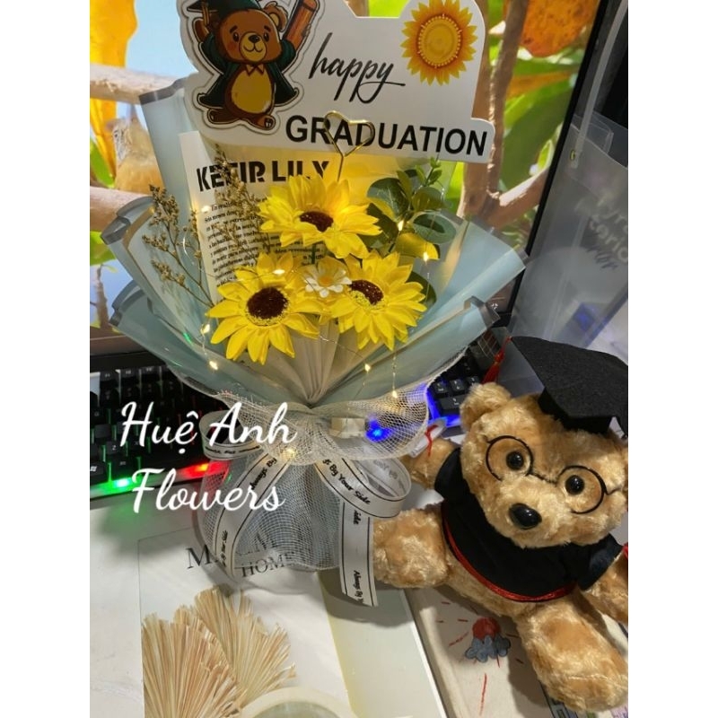 BÓ HOA 3B HƯỚNG DƯƠNG MIX TÌNH NHÂN GIẤY XANH VIỀN GOLD