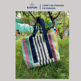  Túi tote có khoá kéo túi vải đựng đồ đeo vai cỡ vừa vải canvas trắng xanh sọc nhiều màu có túi nhỏ bên trong Kapun 