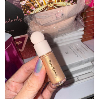   SALE 50%  Highlight kem Rare Beauty màu Mesmerize Flaunt $25 