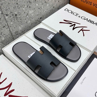 Dép lê nam quai ngang PB quai da Pu trơn sần hình chữ H đế cao su non dập logo sơn vàng boy phố DL145P