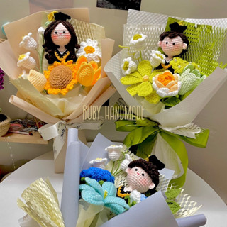   Có sẵn-hình shop  Bó hoa len nam nử cử nhân nhiều tone màu phù hợp làm quà tặng tốt nghiệp 