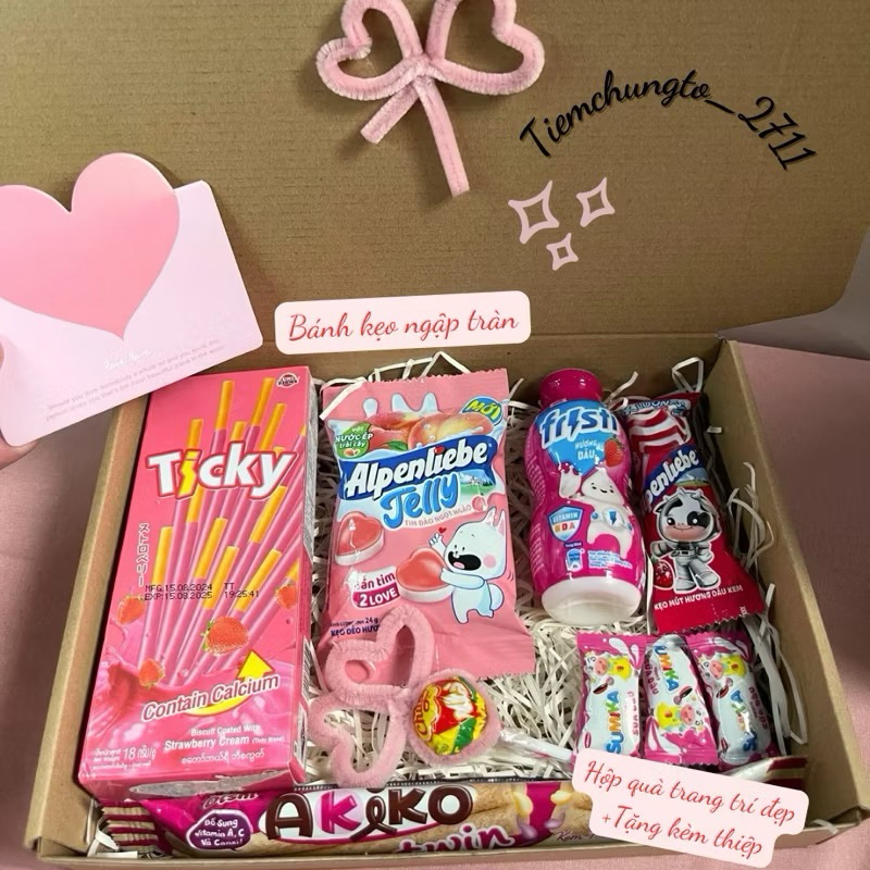 [HÀNG SẴN HCM] Set quà đầy ấp bánh kẹo tặng người yêu , bạn bè nhân dịp lễ 14/2,8/3, 20/10…"Gấu bông có thể thay đổi"