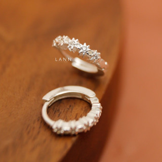  Khuyên vòng mặt dải hoa nụ đính đá E484 LANN 