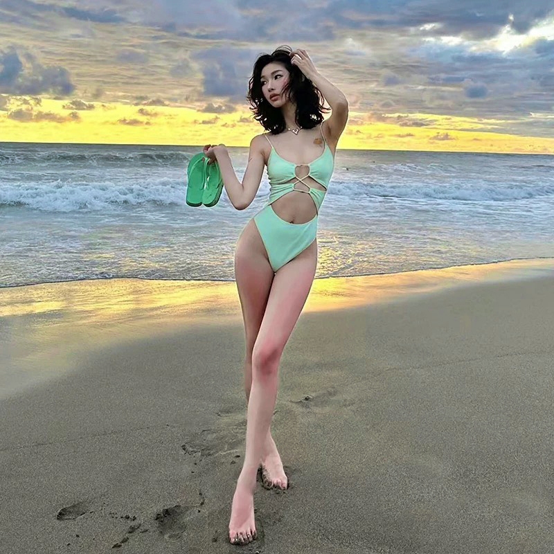 [ĐỒ BƠI LIỀN MẢNH] Bikini, áo đồ tắm liền mảnh KHOÉT MÔNG ĐAN ĐÂY truớc ngực sang chảnh ( sẵn đệm mút, chất xịn đẹp) | BigBuy360 - bigbuy360.vn