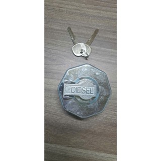 Nắp bình dầu xe tải Isuzu từ 3,5 tấn đến 15 tấn/ Isuzu NQR, FVR, NPR, FRR, QKR 210 đầu vuông