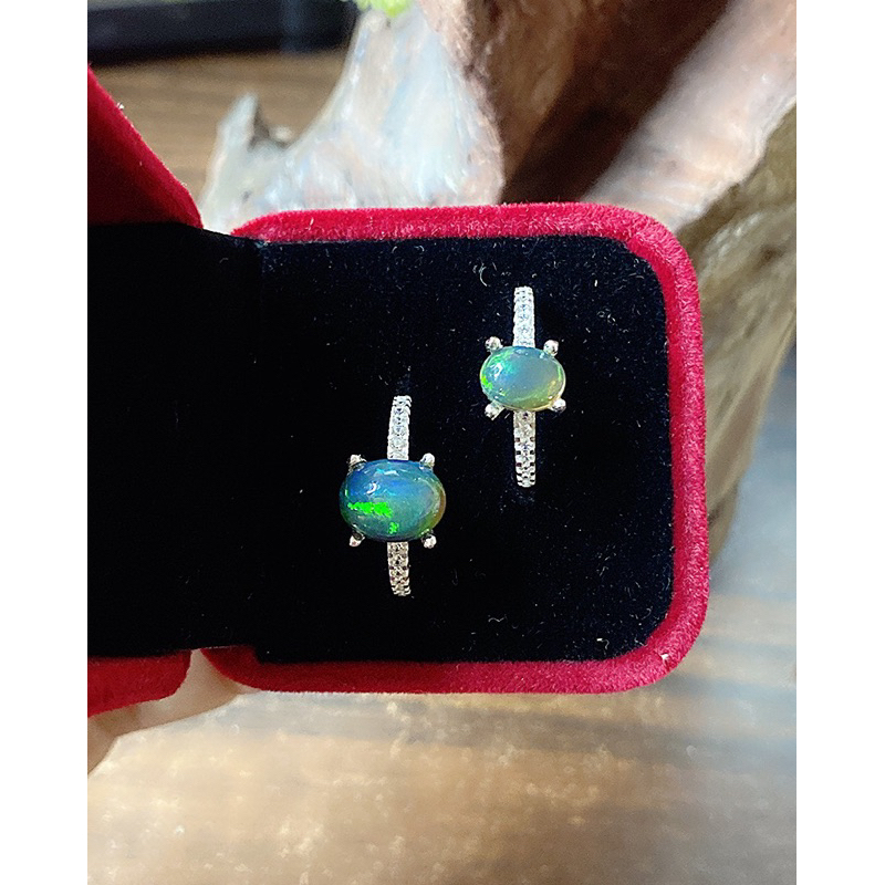 Nhẫn bạc đính đá opal tự nhiên