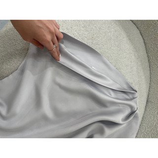 VELLE DESIGN Áo lụa cổ đổ Isa chất lụa nhung hongkong cao cấp