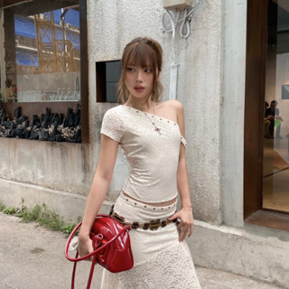 [Có tách lẻ] Set ren hai lớp gồm áo chéo vai và chân váy cạp trễ đuôi cá 3 màu trắng kem/ nâu/ đen - Misty Set by Feiin