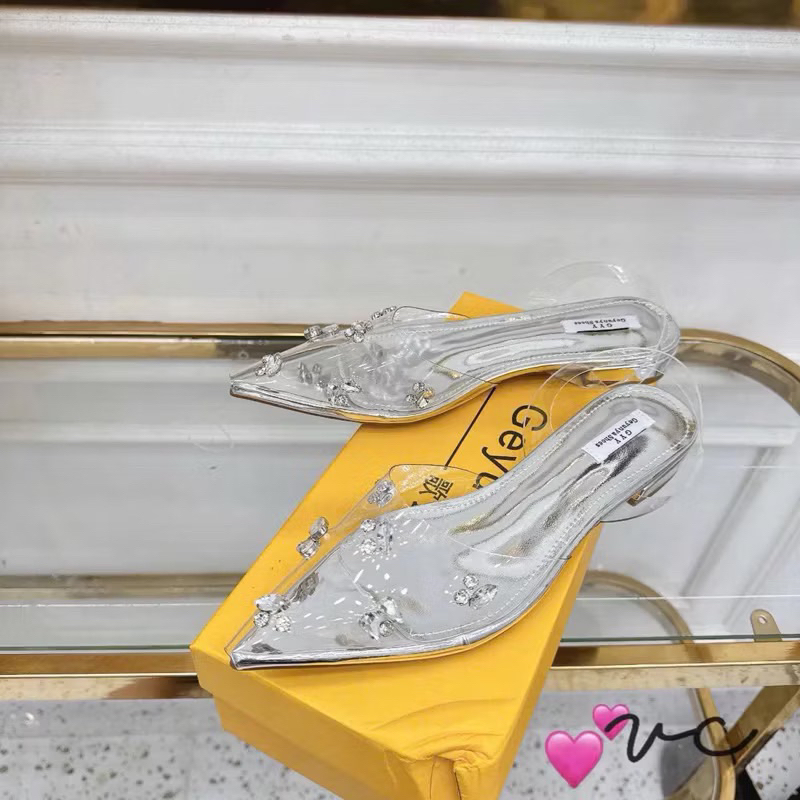 Sandal mũi nhọn đính đá quai trong