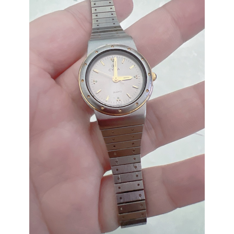 đồng hồ Thụy nữ hiệu cyma quartz