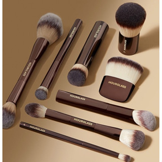   MỚI - CHÍNH HÃNG  Cọ Trang Điểm Cao Cấp Hourglass  Sang Trọng + An Toàn + Tiện Dụng + Dễ Vệ Sinh  