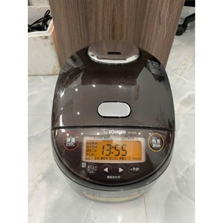 Nồi cơm điện ZOJIRUSHI áp suất lưng gù 1.8L Date 2021  xoong còn rất đẹp, nội địa Nhật điện 100V