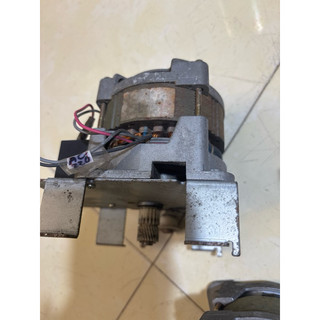 Motor giảm tốc AC 220v nhông sắt 200v/p (trục 8mm)