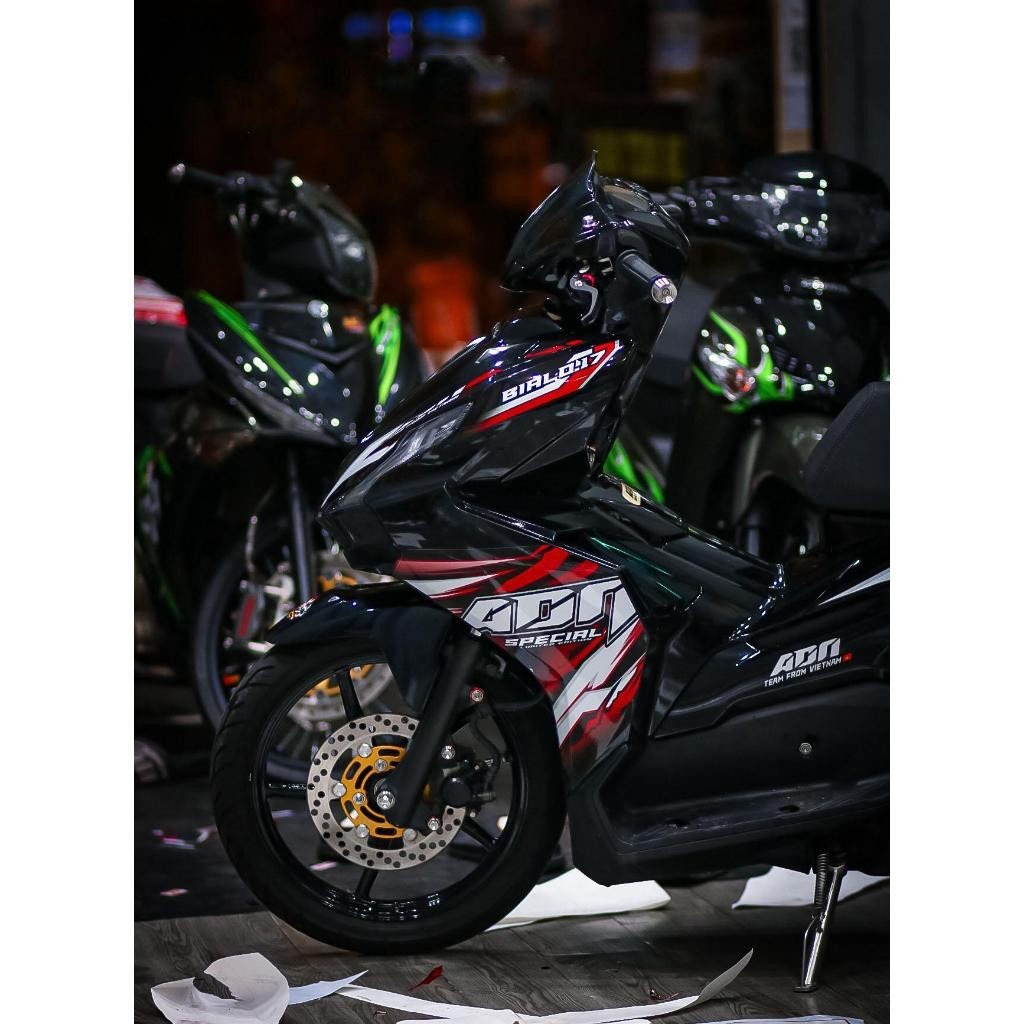 Tem rời cao cấp ADN sọc đỏ trắng cho AirBlade 2020 xe đen  tem