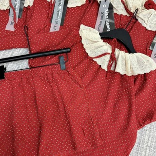 TN11 Bộ Pyjama đùi trễ vai hoa đỏ nhí siêu xinh