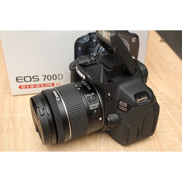  Máy ảnh Canon 700D + lens 18-55mm IS STM - Tặng Thẻ Nhớ 16Gb -  Mới 95% 